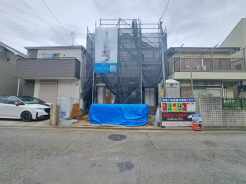 現在建物を建築中です、建築中の物件については現地確認の他、同施工会社の完成施工例のご案内、担当者のプレゼンテーションにてご検討ください。