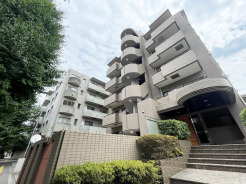 実際に室内をご見学頂くと生活のイメージが広がります。家具を置いたイメージや窓からの景色など、現地で体感ください。