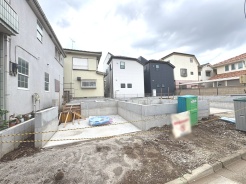 現在建物を建築中です、建築中の物件については現地確認の他、同施工会社の完成施工例のご案内、担当者のプレゼンテーションにてご検討ください。適切なご検討の方法をご説明させて頂きます。