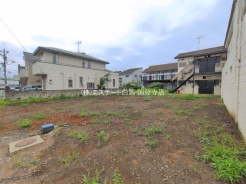 土地物件にはご確認頂くポイントがたくさんございます、土地だけのご見学の際もご遠慮せず、ぜひお気軽に担当スタッフにお申しつけくださいませ。