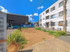 土地物件にはご確認頂くポイントがたくさんございます、土地だけのご見学の際もご遠慮せず、ぜひお気軽に担当スタッフにお申しつけくださいませ。