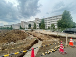 安心して暮らすことのできる住宅街。 住宅地の道路は一般に交通量が少なく車などの騒音が少ないため、住民にとって静かな生活環境が提供されます。