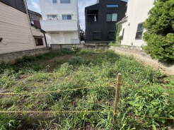 土地物件にはご確認頂くポイントがたくさんございます、土地だけのご見学の際もご遠慮せず、ぜひお気軽に担当スタッフにお申しつけくださいませ。