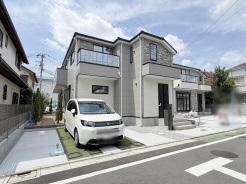 建物が完成しましたので室内のご見学予約スタート。当日のご見学予約も大歓迎です。お気軽にご連絡ください。エステート白馬国分寺店は火曜水曜も営業しております。