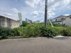 周辺は住宅が建ち並ぶ閑静な住宅街です。