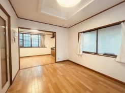 家族みんなが集まるリビング。広さを重視した家族全員が集まれるリビングは、住む上で大事な空間になります。