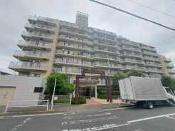 現在建物をリフォーム中です、建築中の物件については現地確認の他、同施工会社の完成施工例のご案内、担当者のプレゼンテーションにてご検討ください。