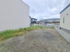 白馬グループの白馬建設にて、プラン作成、イメージパース作成を数日で行えます。 希望の間取りはどの位の大きさか?、一体どの位の広さの土地が適切か?まずはたたき台のプランと見積りを作りましょう、担当者へお申しつけください。