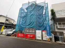 現在建物を建築中です、建築中の物件については現地確認の他、同施工会社の完成施工例のご案内、担当者のプレゼンテーションにてご検討ください。適切なご検討の方法をご説明させて頂きます。