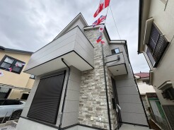 建物が完成しましたので室内のご見学予約スタート。当日のご見学予約も大歓迎です。お気軽にご連絡ください。エステート白馬国分寺店は火曜水曜も営業しております。
