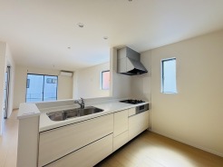 新築ならでは特典。未使用でスベスベの人造大理石を撫でてみてください。