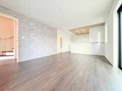 ご家族みんながゆったりくつろげる広々リビング。