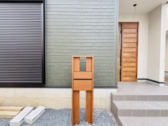 おしゃれなポストもちょっとした見どころに。