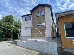 1号棟 角地につき、開放感に恵まれる住居がここに。