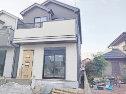 D号棟 JR宇都宮線「東大宮」駅東口徒歩3分、提携駐車場もあります。エステート白馬東大宮店までお気軽にお問い合わせください。