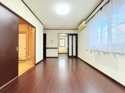 家族が自然に集りそうな広さが魅力のLDK。