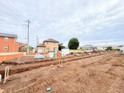 埼玉新都市交通(ニューシャトル)「志久」駅徒歩15分の立地です。