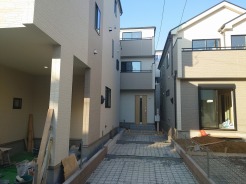 奥まった立地ながら、その分通行人等の目にも触れにくい建物配置。