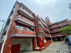 JR宇都宮線「東大宮」駅東口徒歩3分、提携駐車場もあります。エステート白馬東大宮店までお気軽にお問い合わせください。