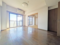 太陽の恵みを感じる、温もりと明るさにあふれたお部屋。