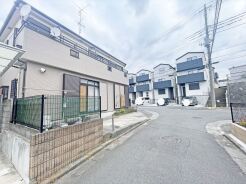 南道路に面した、陽当たり良好な物件です。