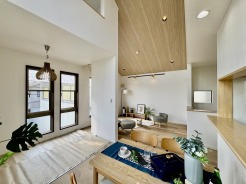 家族が自然に集りそうな広さが魅力のLDK。