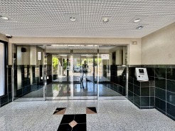 管理人さんがメンテナンスしてくれるエントランス。