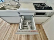【食器洗乾燥機】