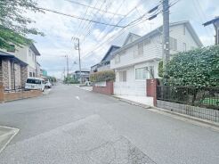 JR宇都宮線「東大宮」駅東口徒歩3分、提携駐車場もあります。エステート白馬東大宮店までお気軽にお問い合わせください。