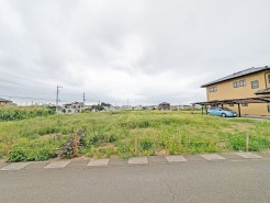2号地 ご家族の思い出を育む、用途多彩な広々敷地です。