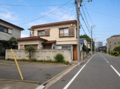 日暮里舎人ライナー「舎人駅」徒歩9分の近さ。 忙しい朝が助かる立地、 暮らしにゆとりが生まれます。