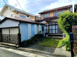 幅員こそやや狭くても、その分交通量が少なくて安心。