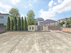 閑静な住宅地で、小さなお子様がいるご家族にも安心。