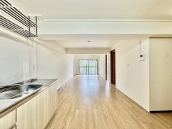 ご家族みんながゆったりくつろげる広々リビング。