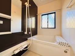 ユニットバスも新規交換。キレイなお風呂で疲れをリフレッシュ。