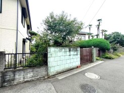 車の通りも少ない閑静な住宅地。子育てにも、第二の人生にも。