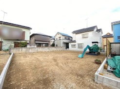 いつでも現地のご案内致します。
土地を見て、間取りが気になりましたら、すぐに図面を引ける設計士さんをご紹介することも出来ます。ご相談ください。