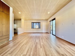 開放的なこの空間がお客様をお出迎えします。LDKは20.5帖。