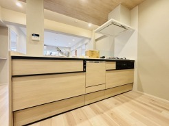 快適な新生活を迎えられそうな、新品のキッチンです。