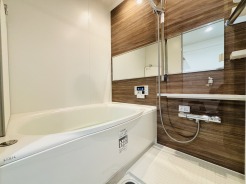 ユニットバスも新規交換。キレイなお風呂で疲れをリフレッシュ。