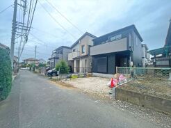 JR宇都宮線「東大宮」駅東口徒歩3分、提携駐車場もあります。エステート白馬東大宮店までお気軽にお問い合わせください。