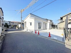 JR宇都宮線「東大宮」駅東口徒歩3分、提携駐車場もあります。エステート白馬東大宮店までお気軽にお問い合わせください。