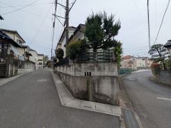 角地につき、開放感に恵まれる住居がここに。