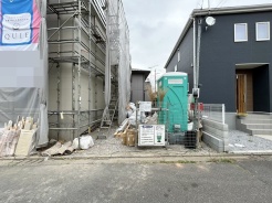 ゆったり駐車スペース。