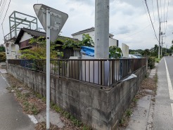 角地につき、開放感に恵まれる住居がここに。