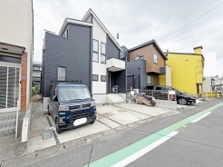 閑静な住宅地で、小さなお子様がいるご家族にも安心。