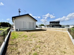 JR宇都宮線「東大宮」駅東口徒歩3分、提携駐車場もあります。エステート白馬東大宮店までお気軽にお問い合わせください。