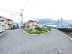 風通し・日当たりに優れる角地。開放感をお楽しみください。