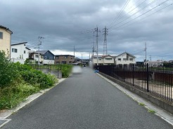 閑静な住宅地で、小さなお子様がいるご家族にも安心。