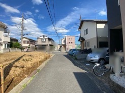 閑静な住宅地で、小さなお子様がいるご家族にも安心。